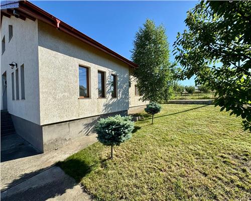 Casa individuala de vanzare in Valea Lupului, zona linistita, acces facil