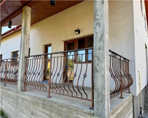 Casa individuala de vanzare in Valea Lupului, zona linistita, acces facil