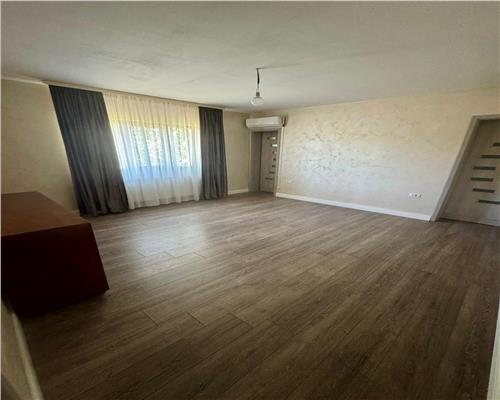 Casa individuala de vanzare in Valea Lupului, zona linistita, acces facil