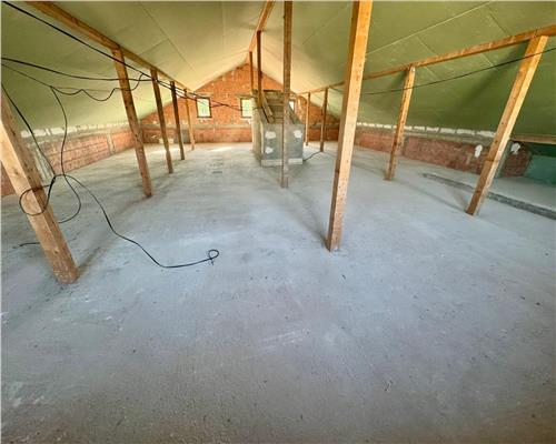 Casa individuala de vanzare in Valea Lupului, zona linistita, acces facil