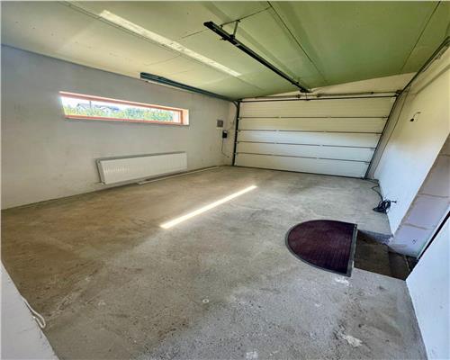 Casa individuala de vanzare in Valea Lupului, zona linistita, acces facil