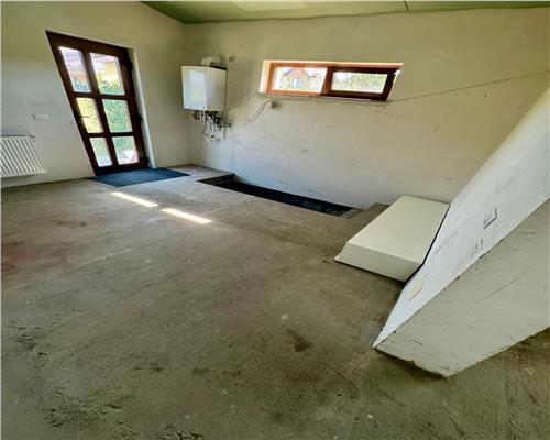 Casa individuala de vanzare in Valea Lupului, zona linistita, acces facil