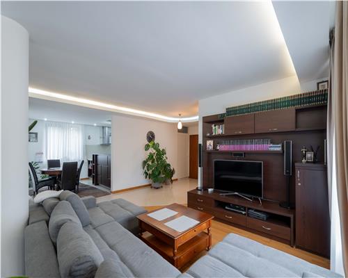 Casa spatioasa si teren generos