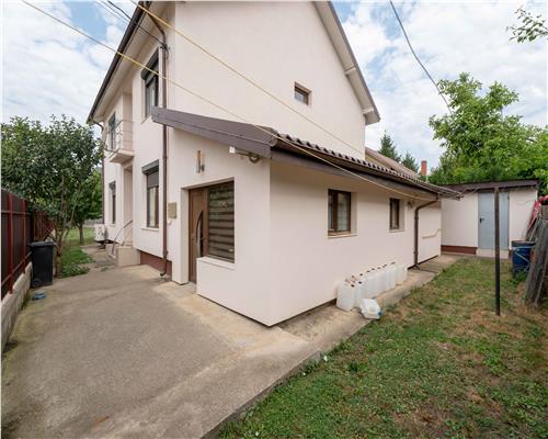 Casa spatioasa si teren generos