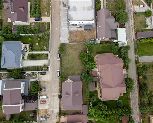 Casa spatioasa si teren generos