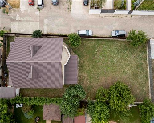Casa spatioasa si teren generos