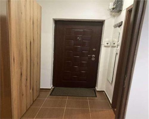 Garsoniera de inchiriat zona Baba Novac