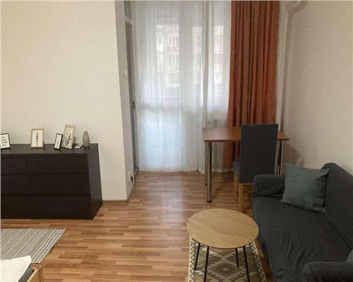 Garsoniera de inchiriat zona Baba Novac