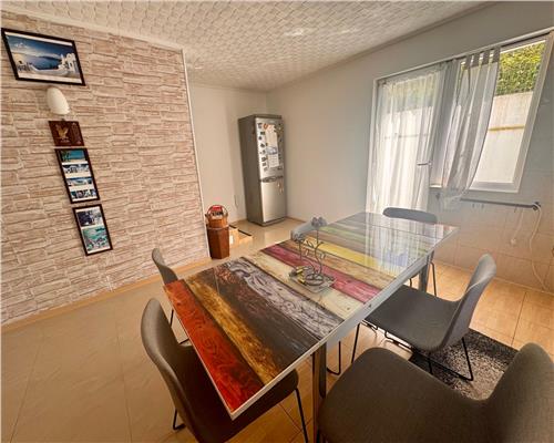 Vila duplex de vanzare – Barnova, zona exclusivista, curte cu vegetatie matura, vedere deosebita