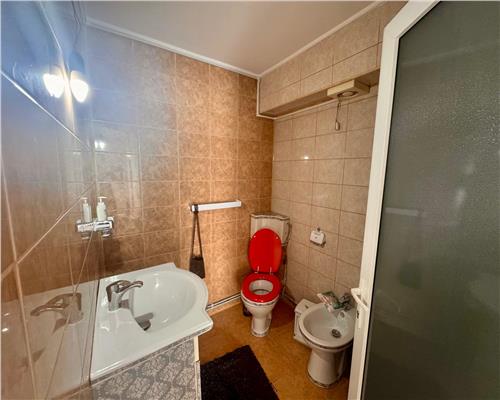 Vila duplex de vanzare – Barnova, zona exclusivista, curte cu vegetatie matura, vedere deosebita