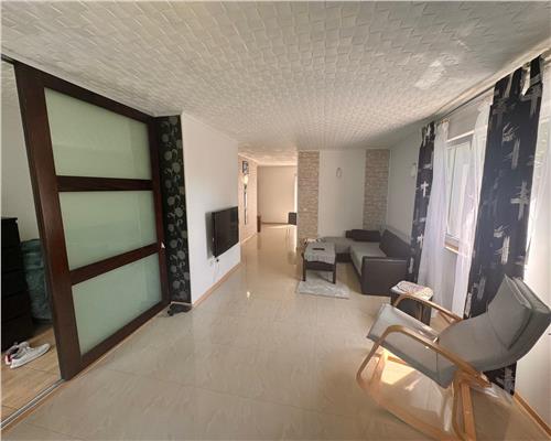 Vila duplex de vanzare – Barnova, zona exclusivista, curte cu vegetatie matura, vedere deosebita
