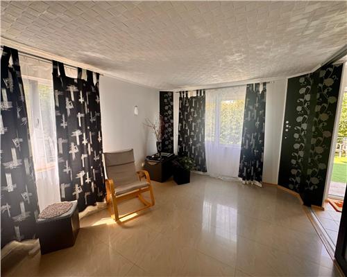 Vila duplex de vanzare – Barnova, zona exclusivista, curte cu vegetatie matura, vedere deosebita