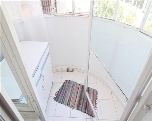 Apartament de 3 camere decomandat, etaj 3, 2 bai  Pacurari