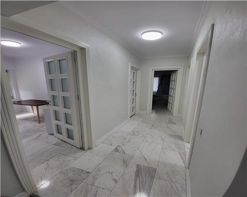 Apartament 3 camere ROYAL TOWN + parcare subterana