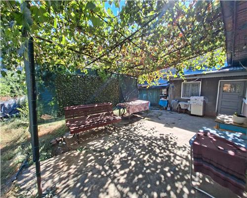 Teren cu casa  zona Andronache  ideal pentru cei care cauta o oaza de liniste intrun oras aglomerat