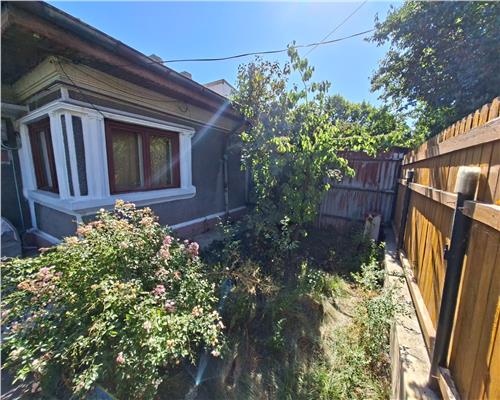 Teren cu casa  zona Andronache  ideal pentru cei care cauta o oaza de liniste intrun oras aglomerat